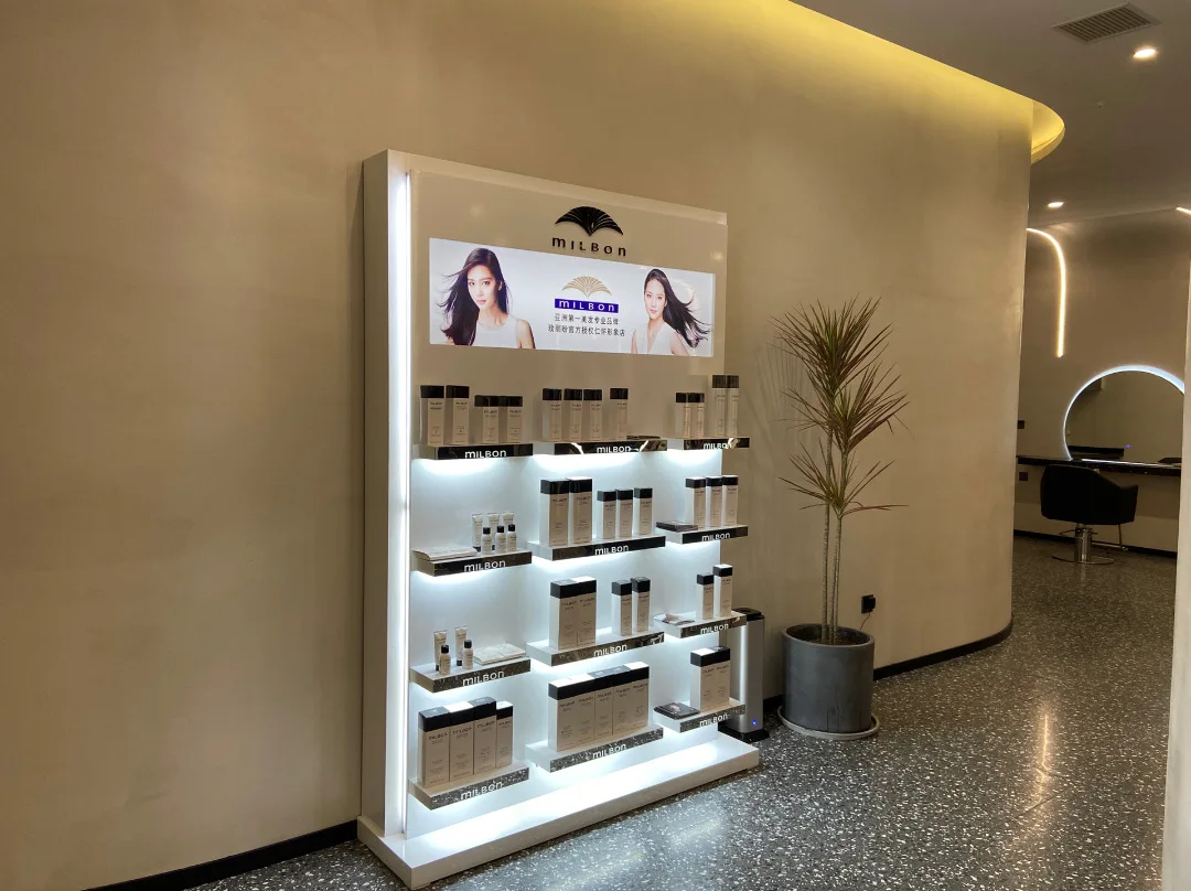 Makeup Showcase Retail Shop In - Interior Design Nail Salon recensione e prezzo